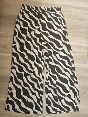 Tahari Black and Cream Zebra-Print Wide-Leg Pants